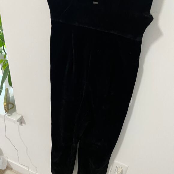 By the Way. Gloria Deep V Black Velvet Jumpsuit Size Small - Picture 6 of 8